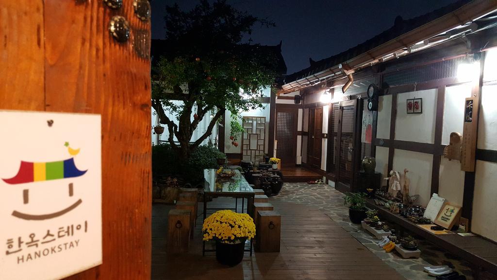 Inyeon Hanok Guesthouse Чонджу Екстер'єр фото