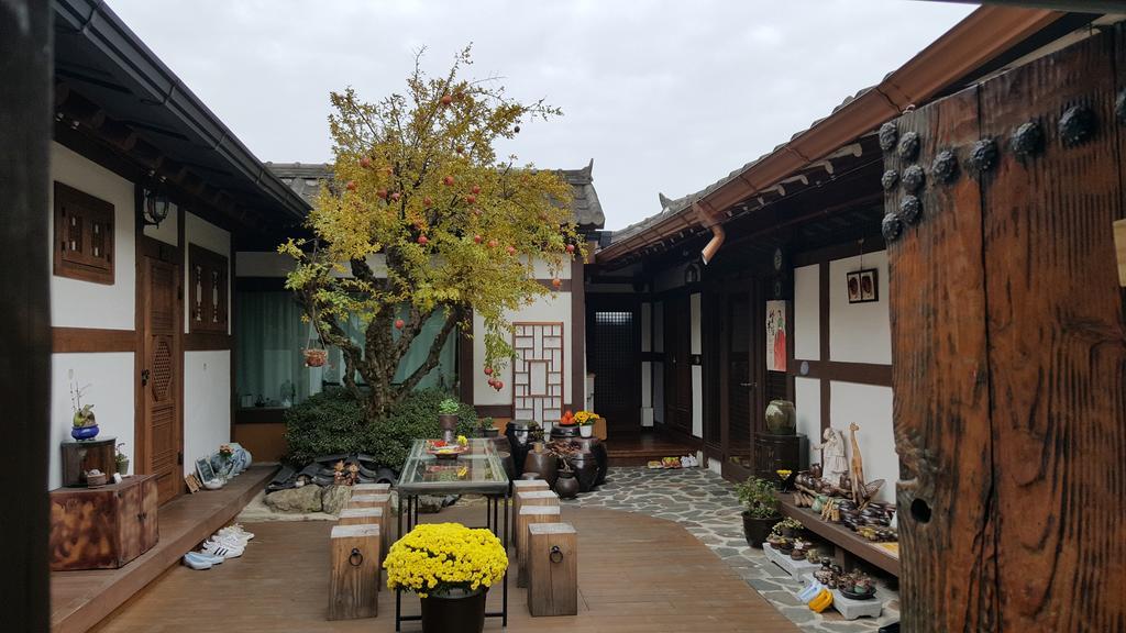 Inyeon Hanok Guesthouse Чонджу Екстер'єр фото