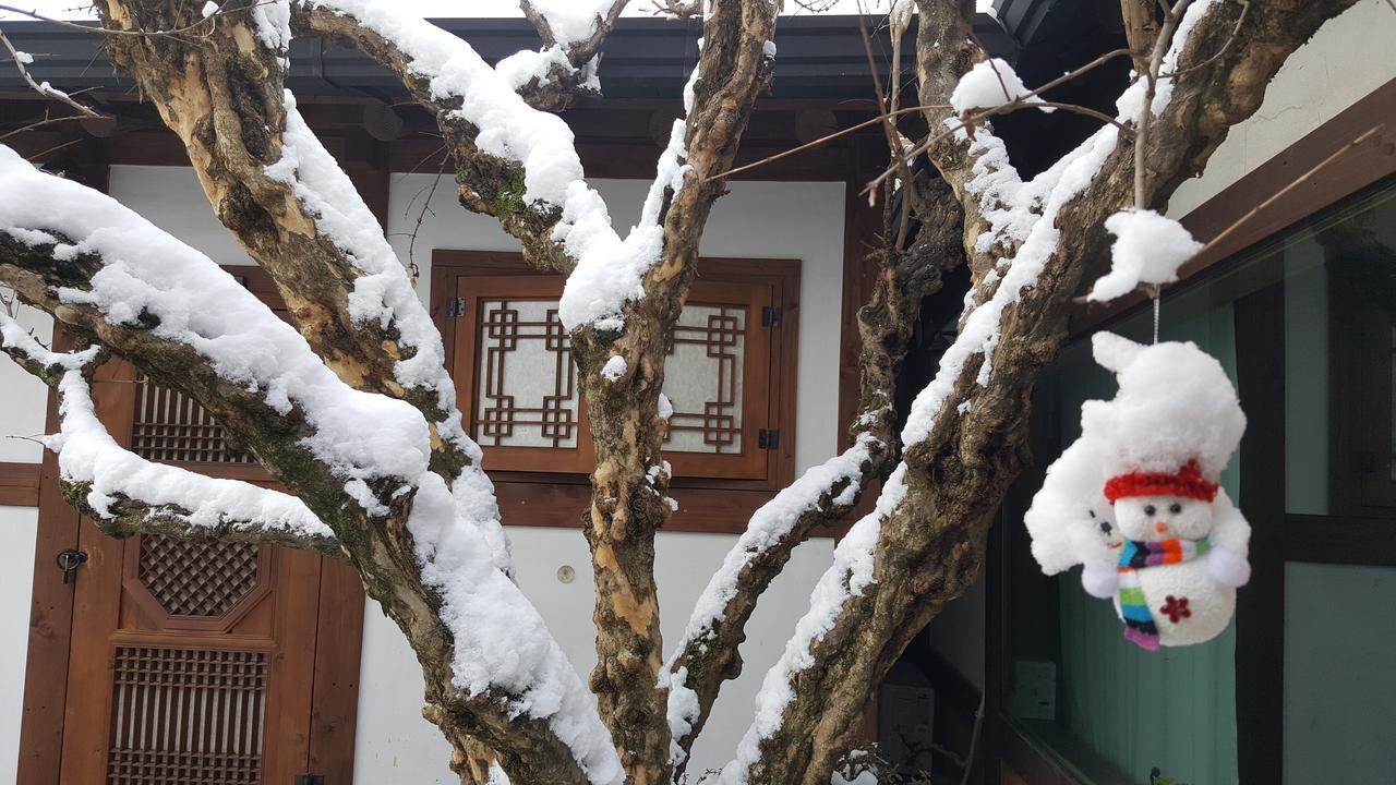 Inyeon Hanok Guesthouse Чонджу Екстер'єр фото