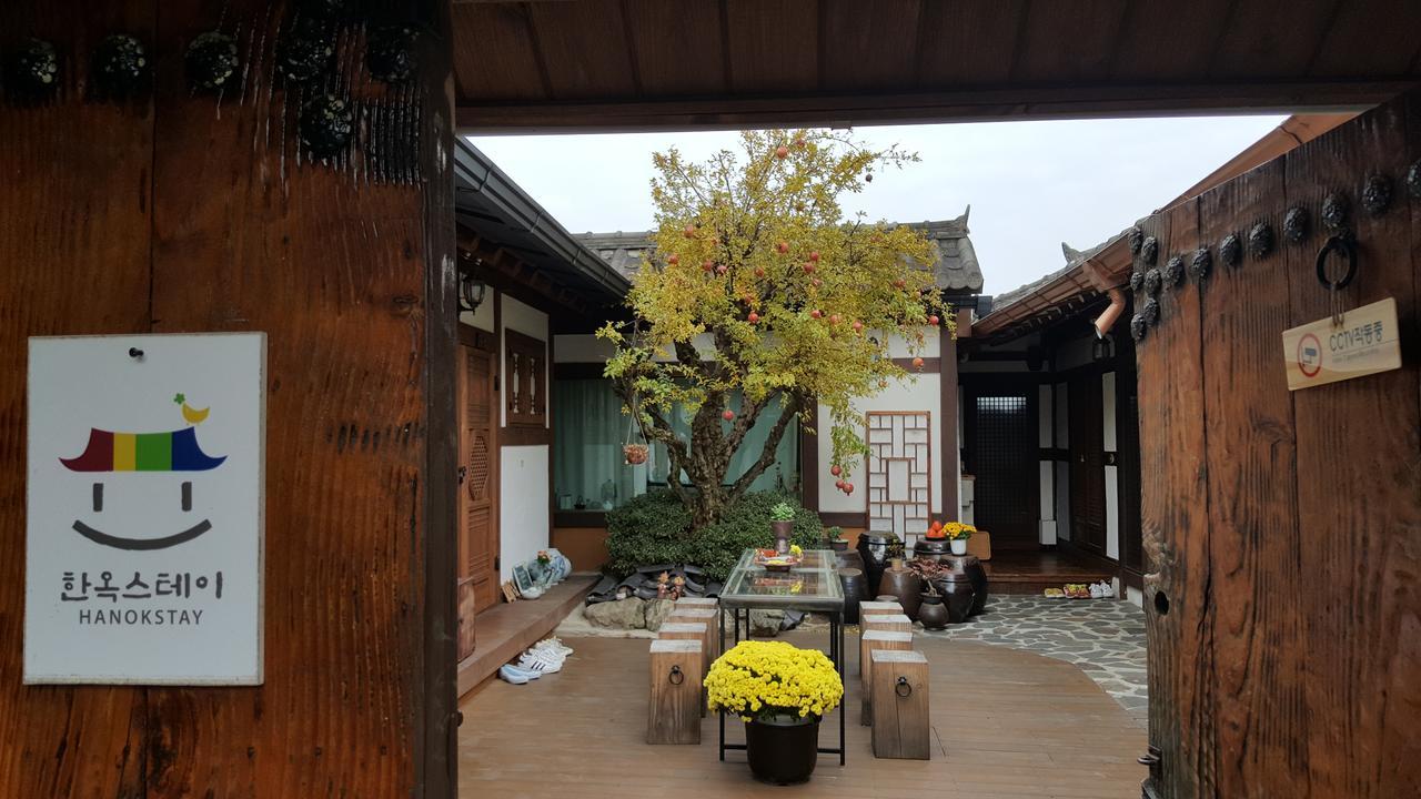 Inyeon Hanok Guesthouse Чонджу Екстер'єр фото