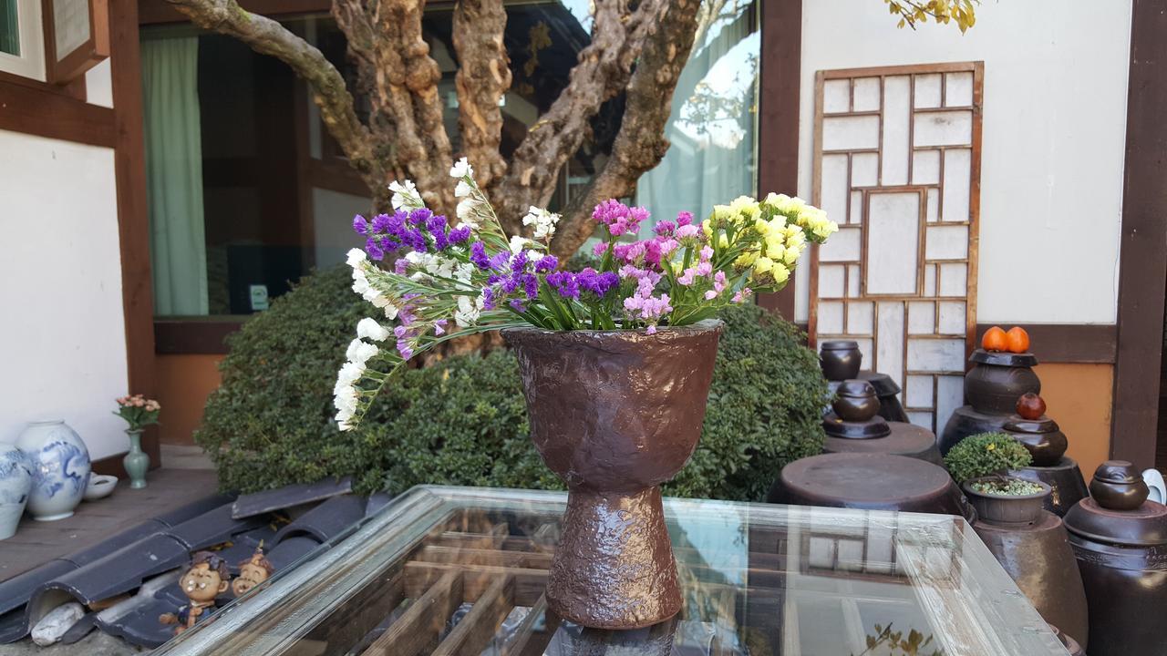 Inyeon Hanok Guesthouse Чонджу Екстер'єр фото