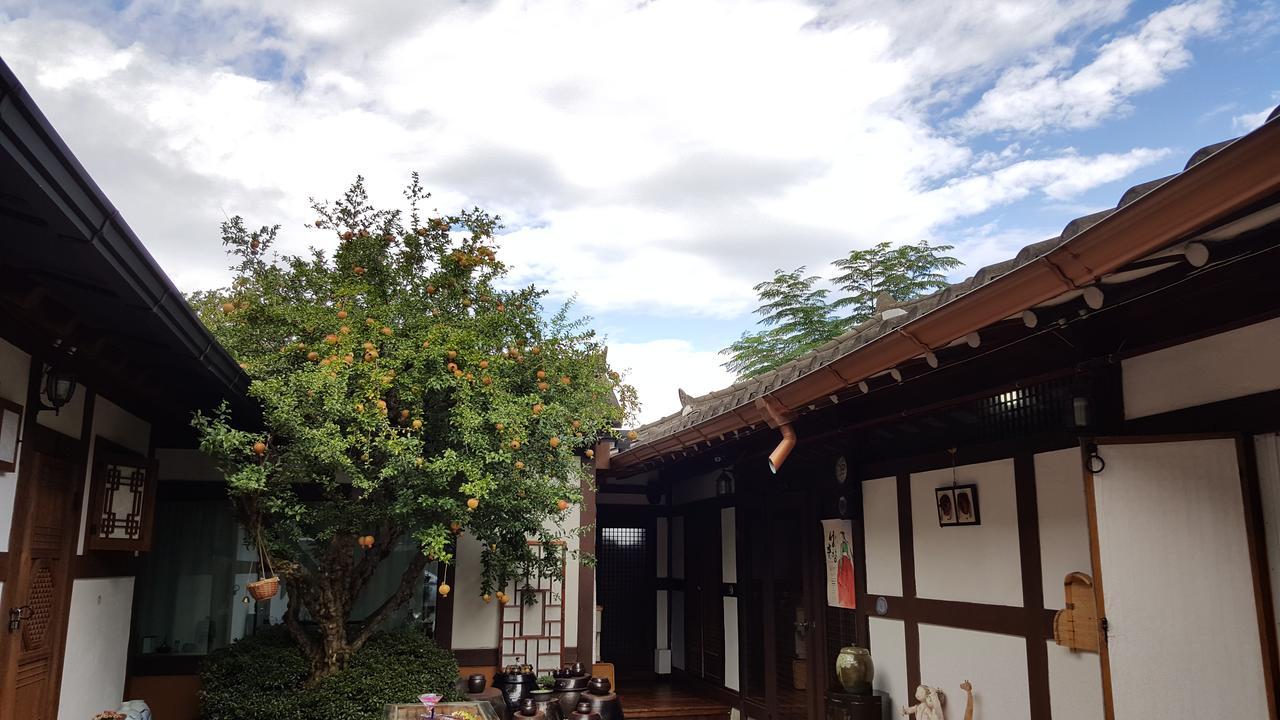 Inyeon Hanok Guesthouse Чонджу Екстер'єр фото