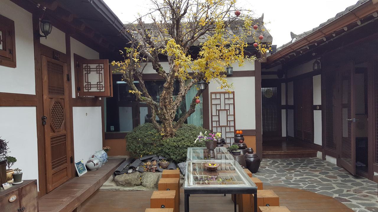 Inyeon Hanok Guesthouse Чонджу Екстер'єр фото