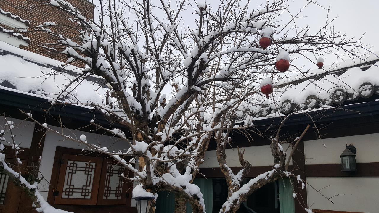 Inyeon Hanok Guesthouse Чонджу Екстер'єр фото