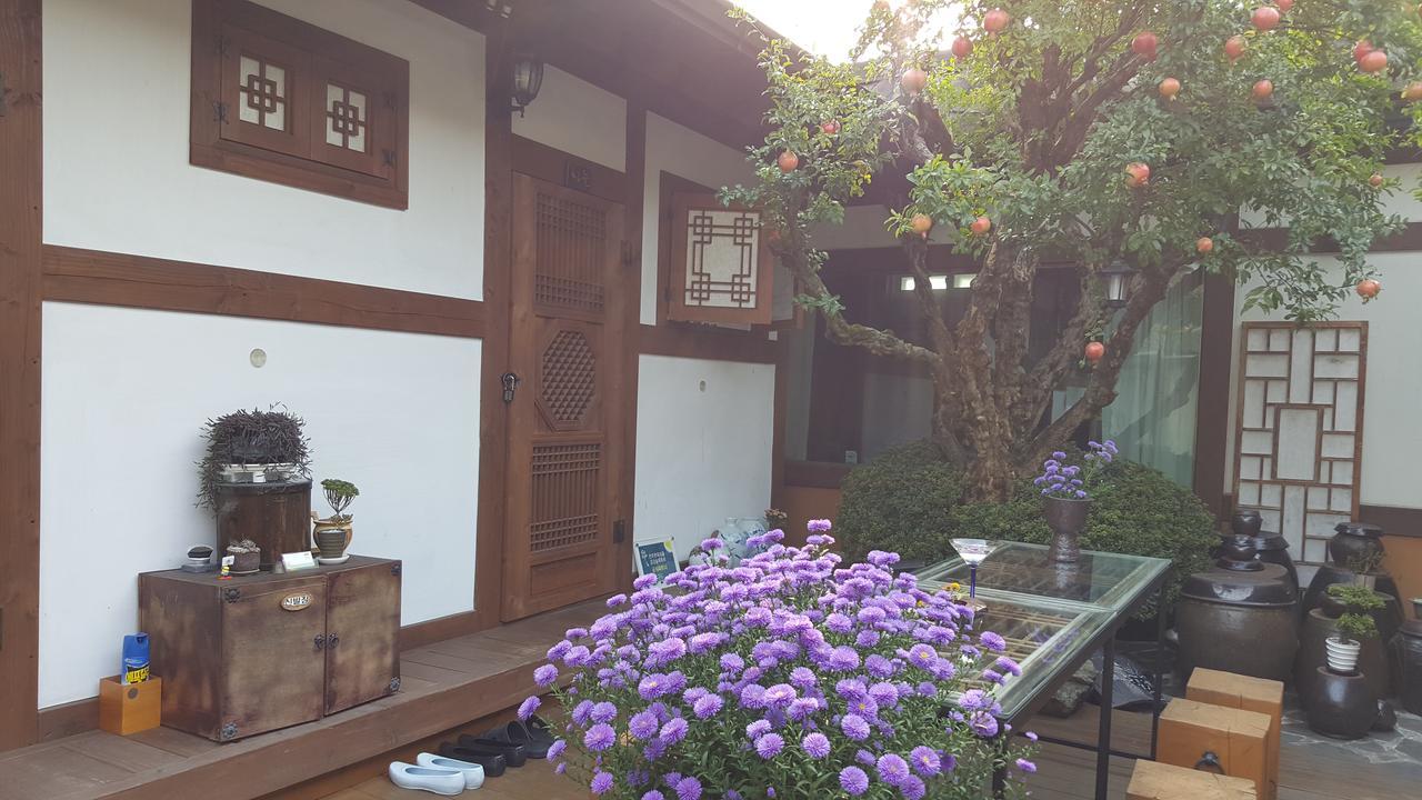 Inyeon Hanok Guesthouse Чонджу Екстер'єр фото