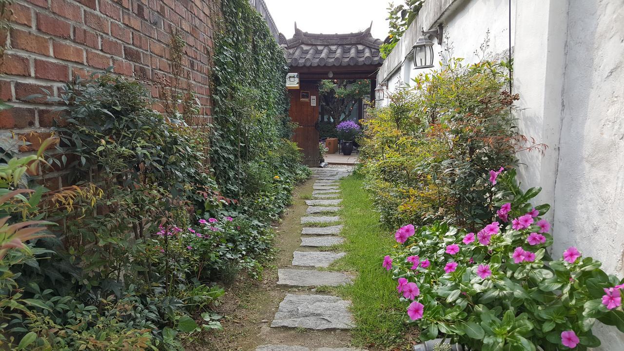 Inyeon Hanok Guesthouse Чонджу Екстер'єр фото