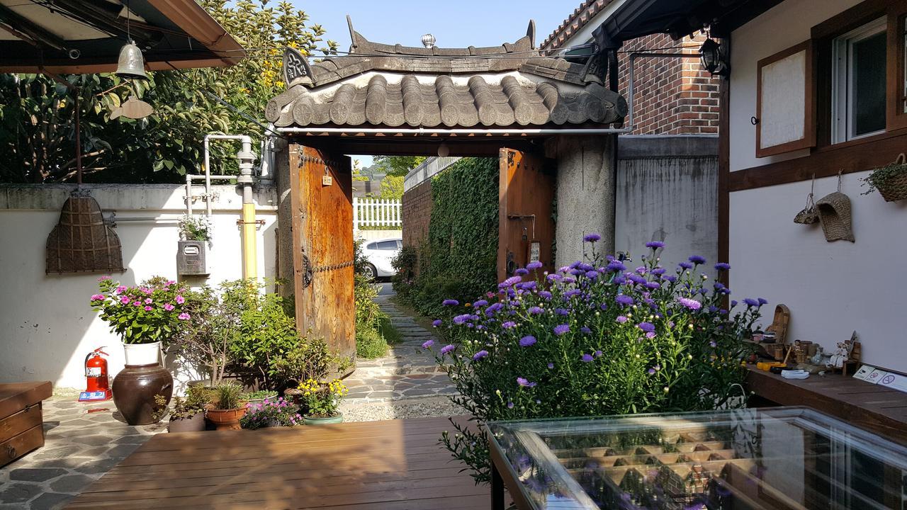 Inyeon Hanok Guesthouse Чонджу Екстер'єр фото